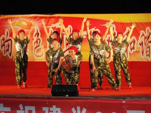 老年舞蹈“活力四射”