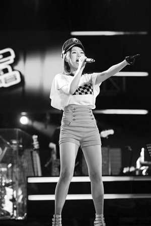 杨坤否认和丁丁恋爱:为了避嫌,我们只见过5次