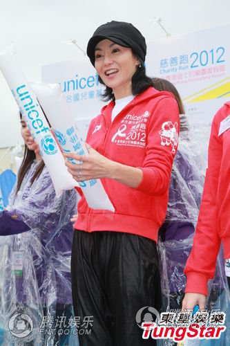 组图:黎明离婚后助阵慈善 张曼玉枯瘦显干瘪